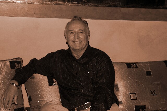 min 2006 10 31 latino 201 sepia